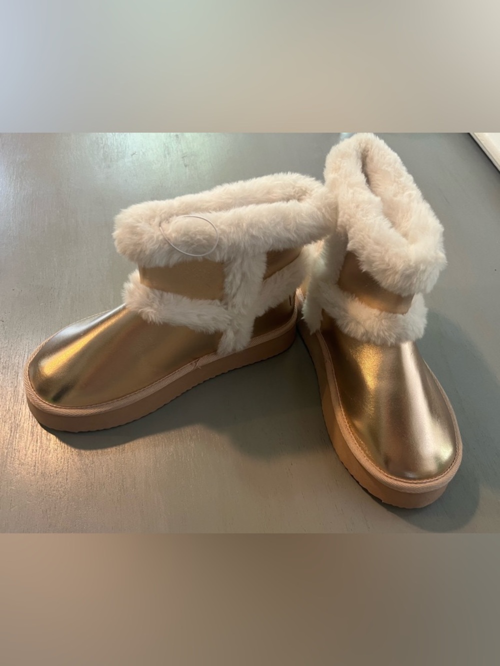 New! Juicy Couture Gold Metallic Ocarina Faux Fur Boots – Size 7.5 - Picture 3 of 6